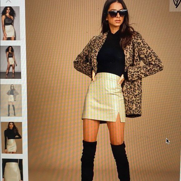 Beige vegan leather mini skirt - Picture 3 of 5